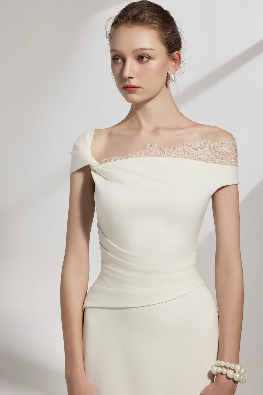 BYDENIO Elysian One-shoulder Midi Dress With Lace Detail - Image 4
