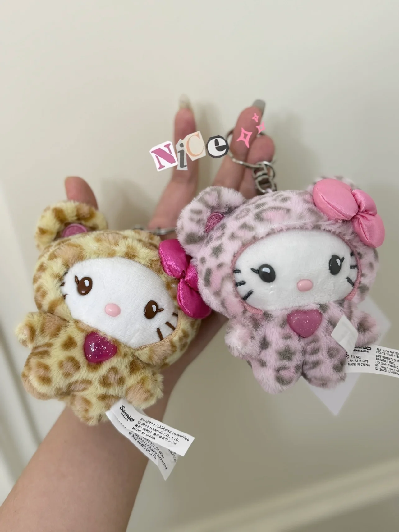 豹纹Hello Kitty x ヒョウ柄 Hello Kitty Pink & Brown Leopard Print Charm | Kawaii Sanrio Keychain | Wild Style Bag Accessory - Image 2