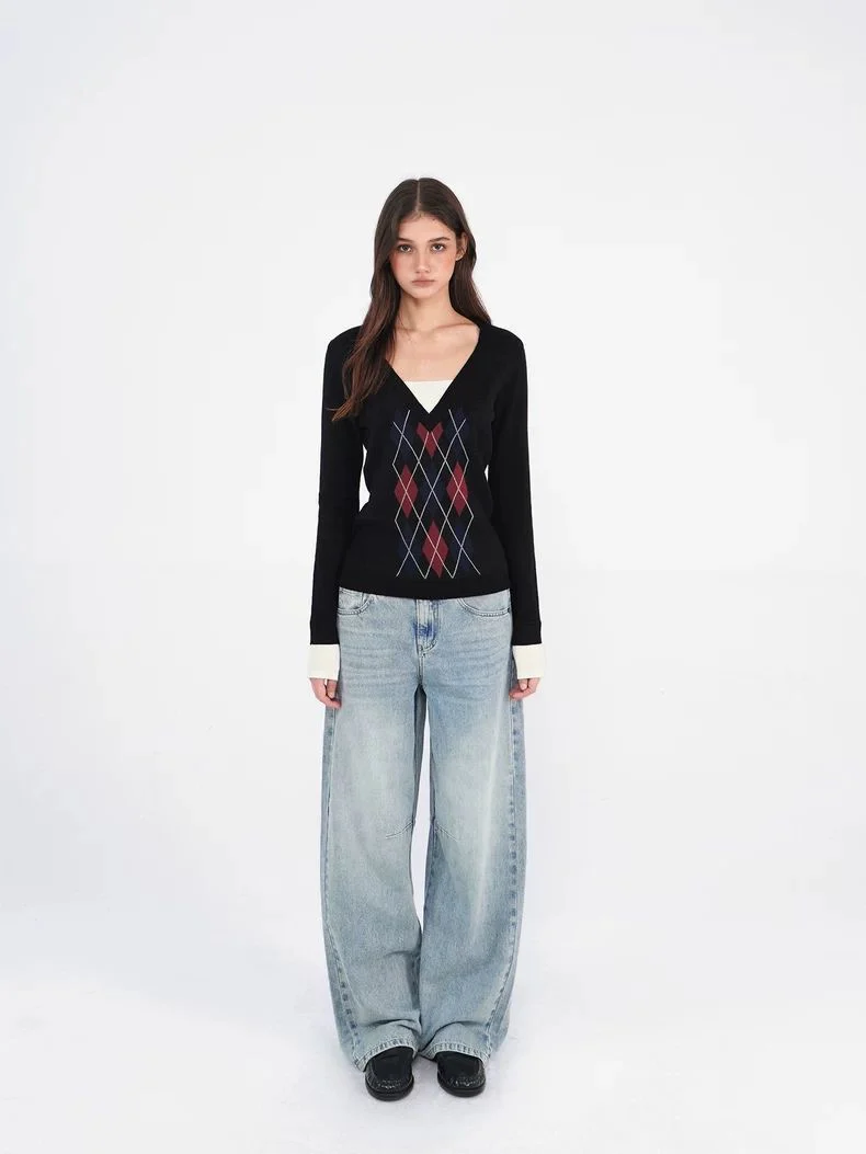 Argyle V-Neck Knit Sweater - Image 3