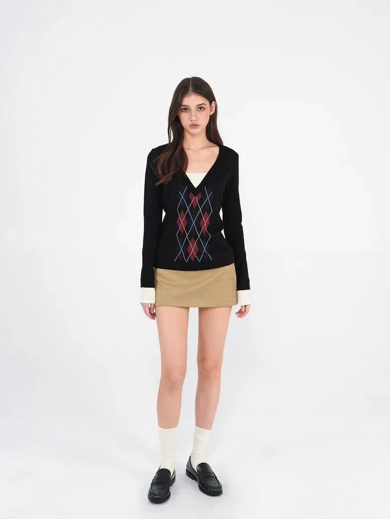 Argyle V-Neck Knit Sweater - Image 4