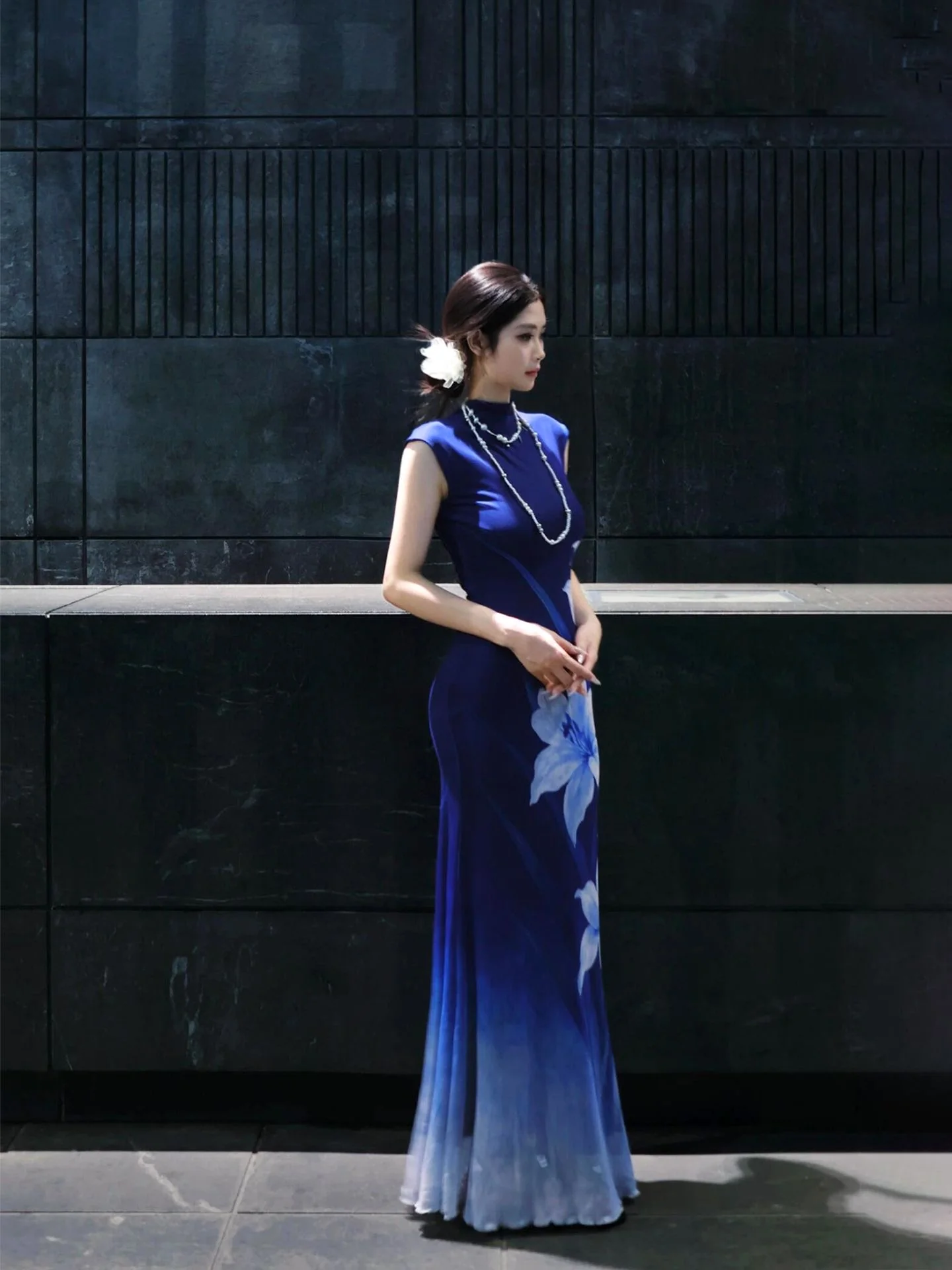 Blue Iris Print Sheer Maxi Dress – Elegant Sleeveless Bodycon Evening Dress - Image 5