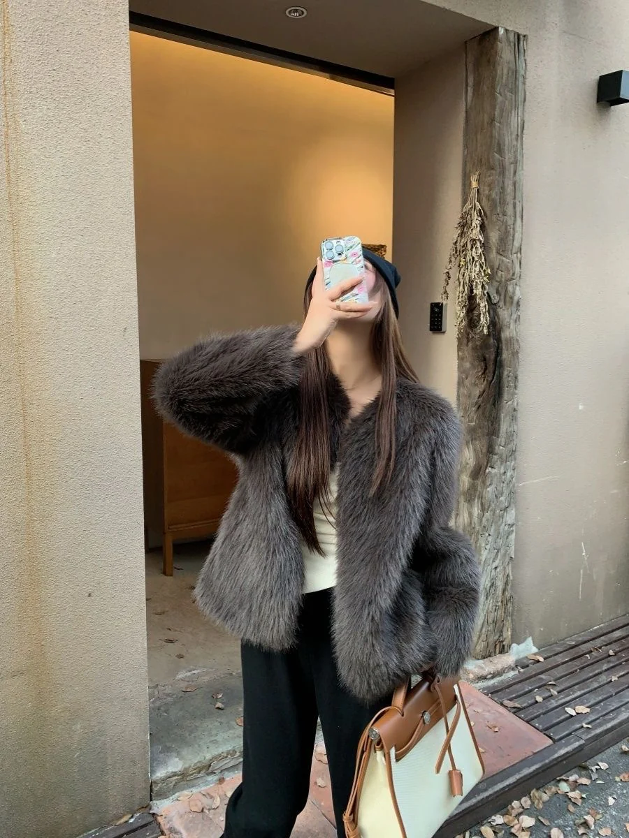 Eco-Friendly Faux Fur V-Neck Jacket – Cozy Winter Essential in Mocha, Almond & Black - Image 3