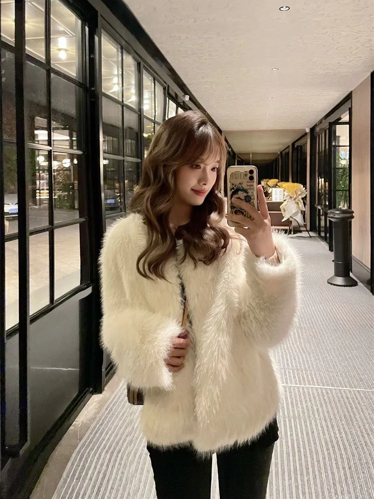Eco-Friendly Faux Fur V-Neck Jacket – Cozy Winter Essential in Mocha, Almond & Black - Image 4