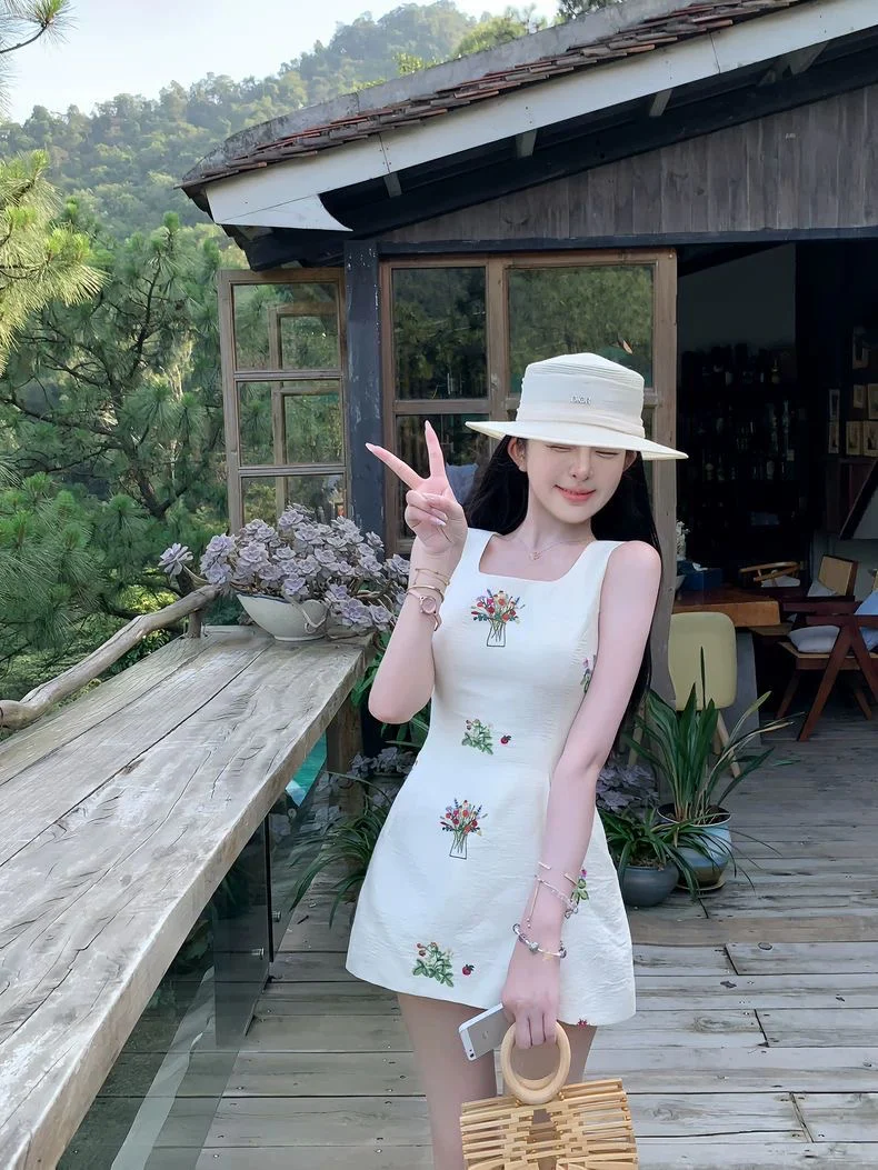 INNA Fleur Embroidered Mini Dress - Image 3