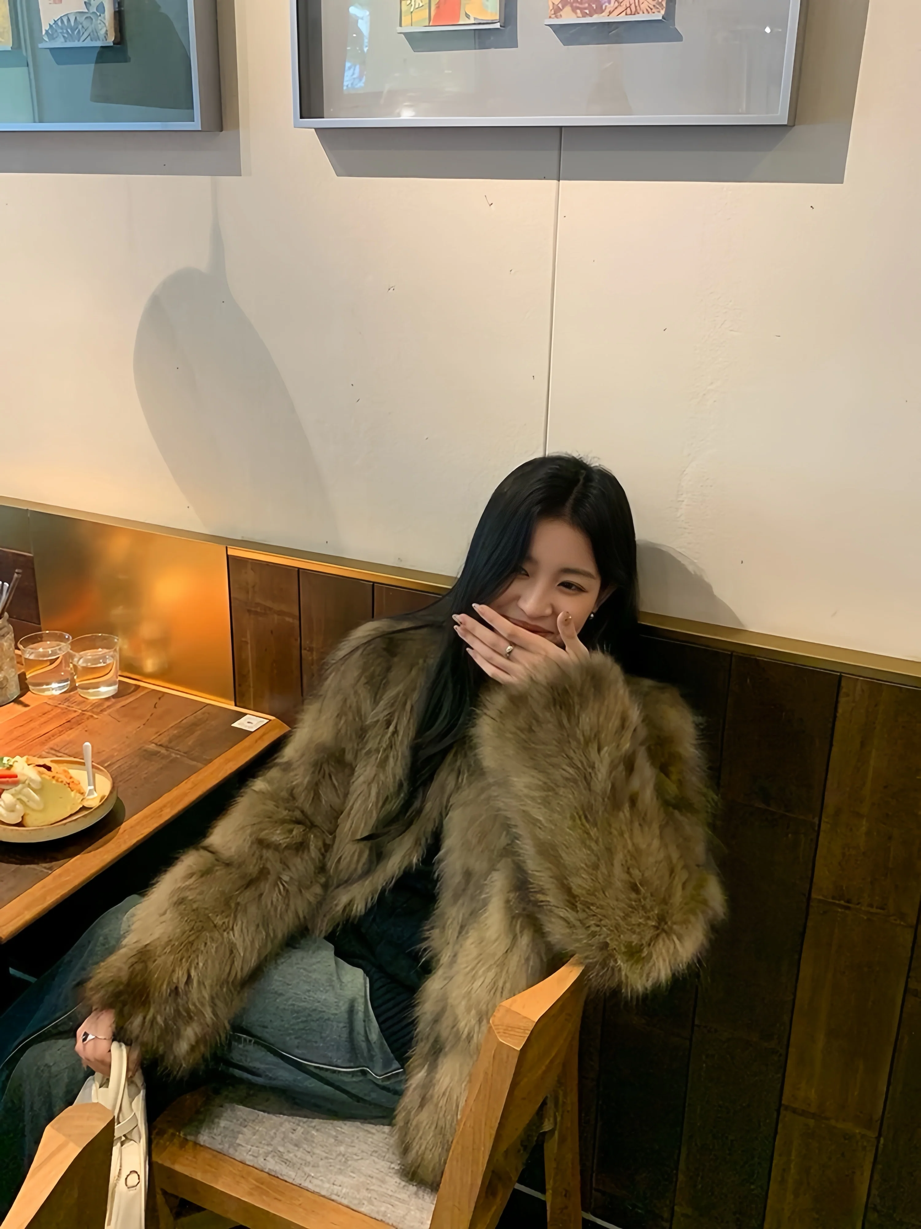 Luxe Eco-Friendly Fox Fur Coat – Thickened Brown Short Vintage Style - Image 4