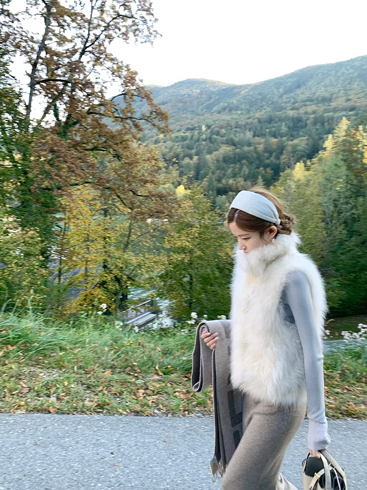 Milk-tea/White Furry Vest - Image 5