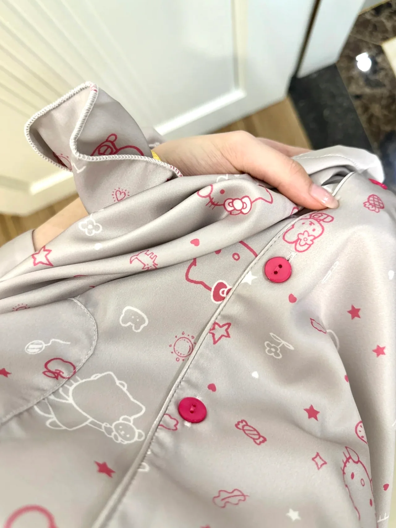 Sweet Cool Silver Pink Kitty Satin Pajama Set - Metallic Y2K Aesthetic Liquid Silk-Satin Loungewear - Image 3